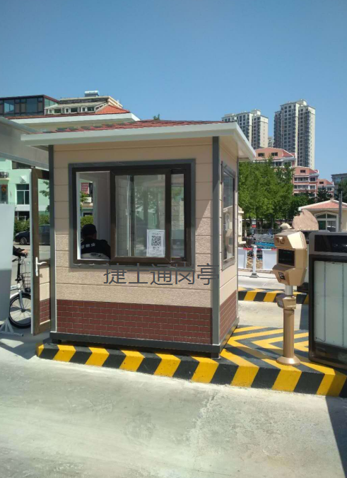 煙臺市，萊山區(qū)迎春大街綠色家園雕花板保安亭