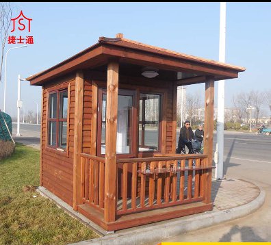公園景區(qū)值班內(nèi)部都是鍍鋅方管，屬于鋼結(jié)構(gòu)崗亭警務(wù)室防腐木崗亭